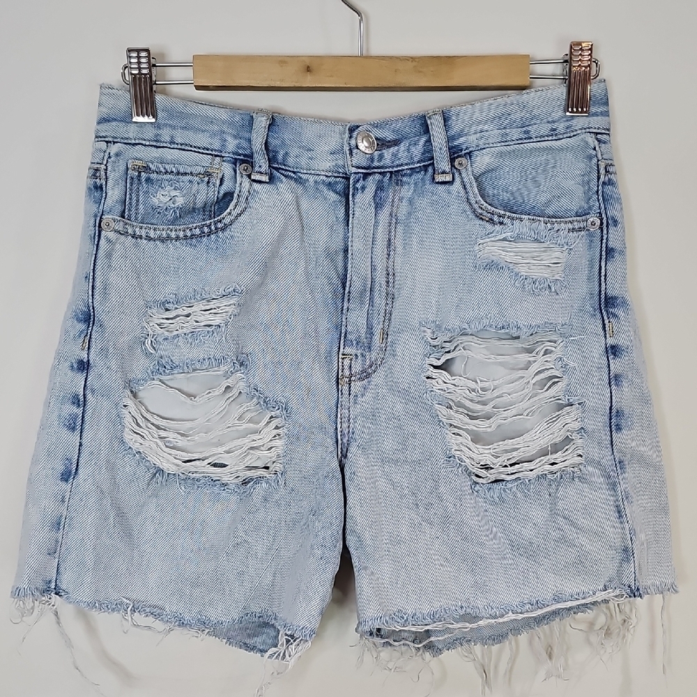 American Eagle Size 2 Distressed Style High Rise Mom Shorts